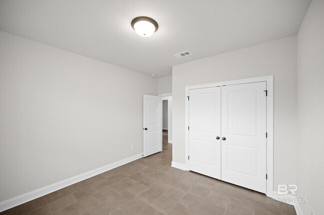 Building Photo - 421 Silage Dr