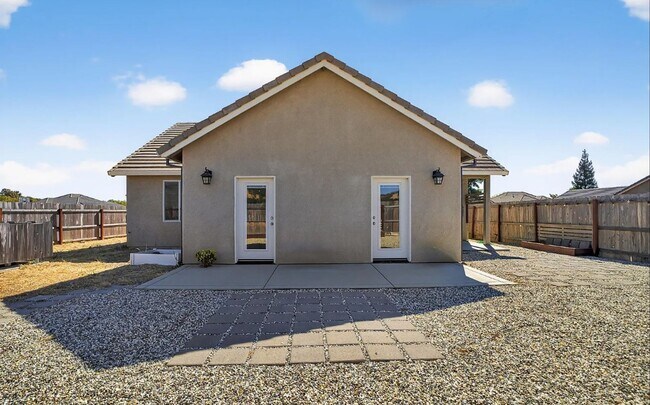 Building Photo - Lake California Home with 2 Car Garage and RV Parking- Available for Move In! $300 Move in Special!!