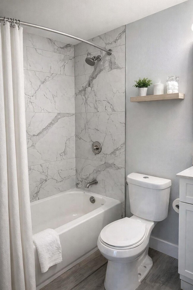 Building Photo - 1120 Meadows Cir