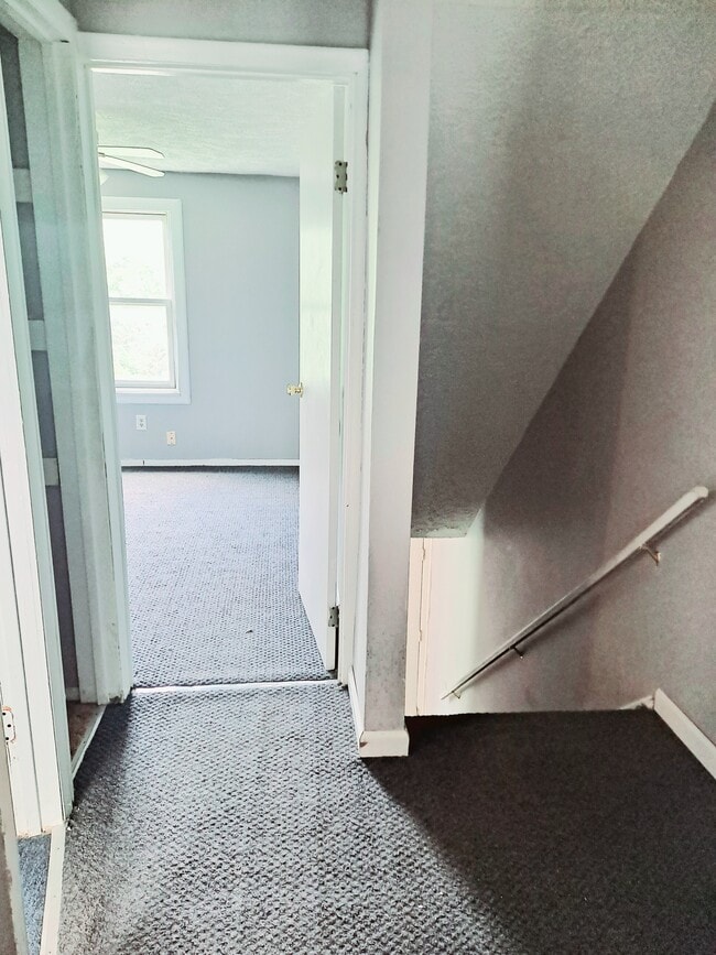 Building Photo - 9042 Maple Grove Rd