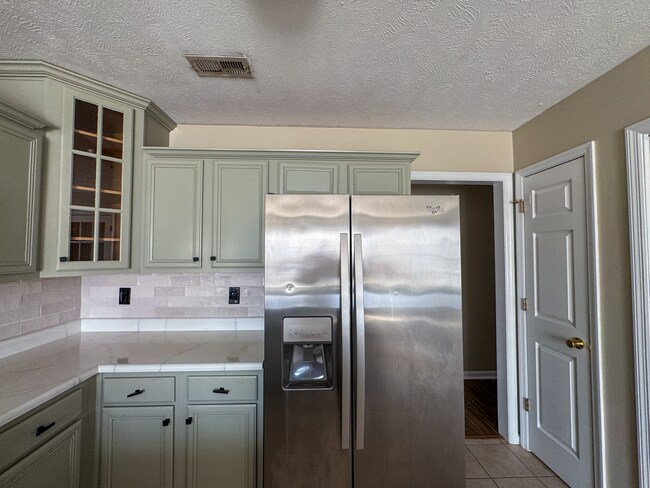 Building Photo - Lovely 3 Bed 2 Bath Home with Bonus Room