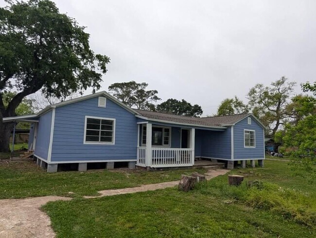 Primary Photo - 327 Primrose Rd