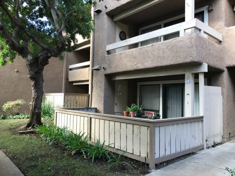 Building Photo - 21372 Brookhurst St