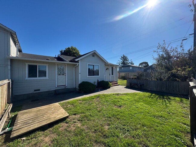 Building Photo - Spacious Myrtletown 4/2 home