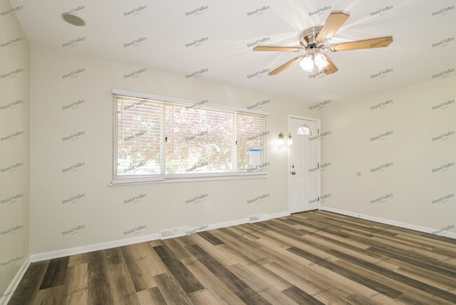 Building Photo - 2370 Mockingbird Ln
