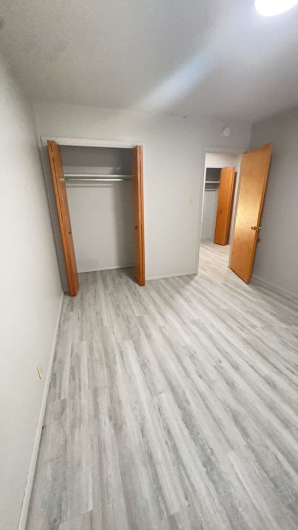 Building Photo - Near Local Restaurants and Shops with Private Screened Porch!