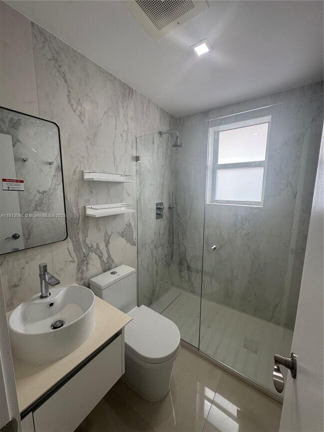 Building Photo - 53 NE 56th St