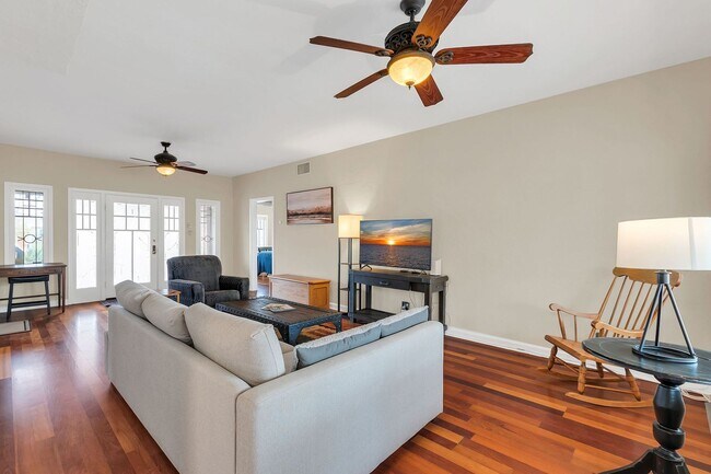 Building Photo - Timeless Historic Santa-Fe Style Home in F...