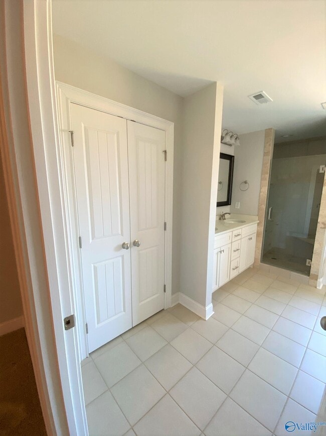Building Photo - 104 Kinglet Wy