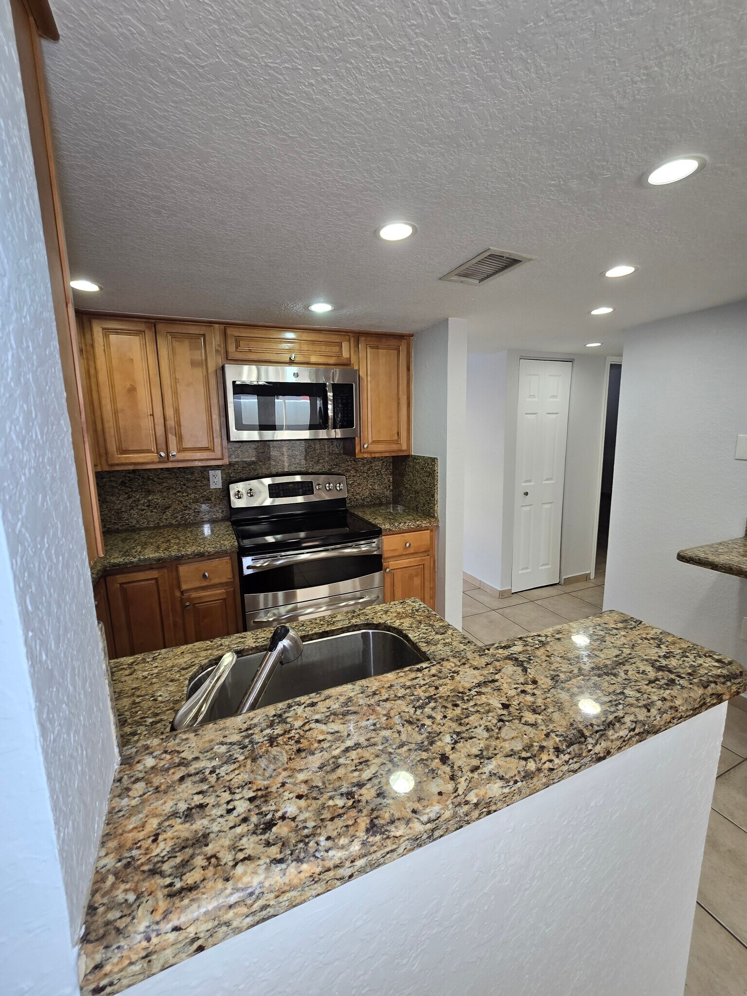 Building Photo - 2270 W 54th Pl