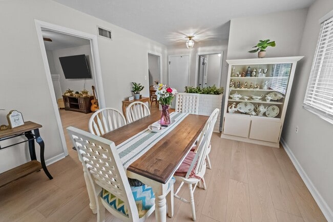 Building Photo - Charming 3-Bedroom Home on Savannah’s Southside with Covered Patio and Large Backyard