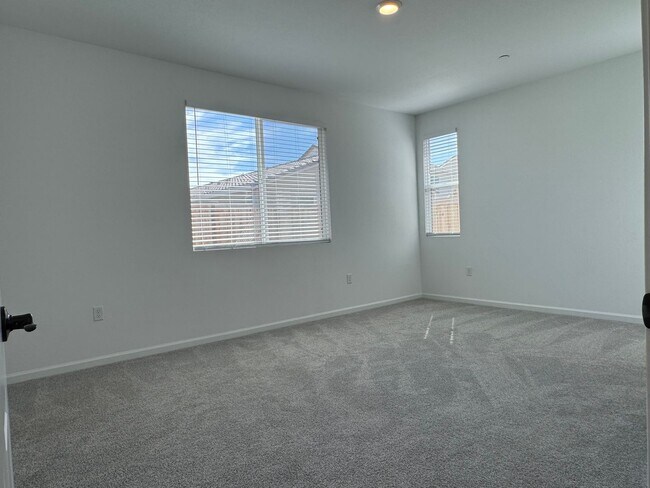 Building Photo - 3024 Red Canard Wy