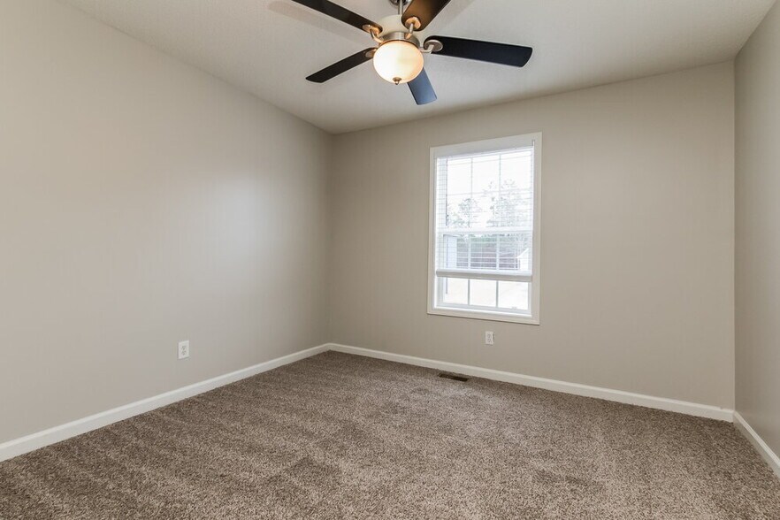 Building Photo - 234 Oak Glen Dr