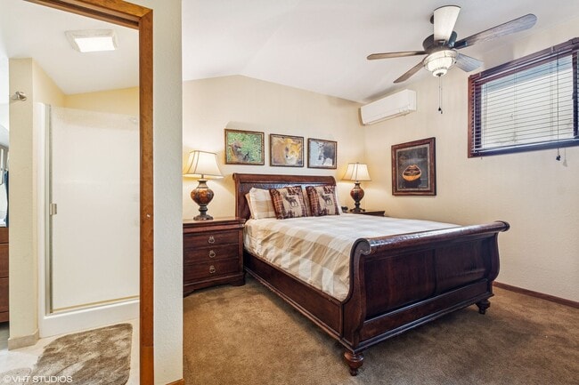 Building Photo - Whitefish River furnished Townhome