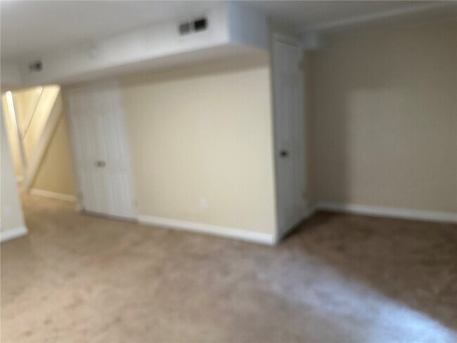 Building Photo - 1126 Rue La Chelle Walk