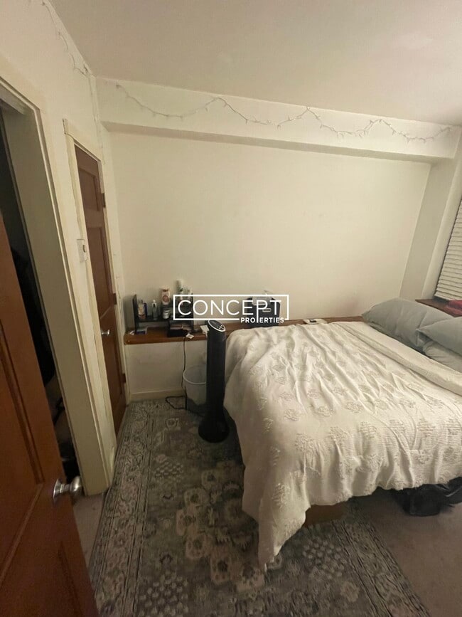 Building Photo - 28 Symphony Rd