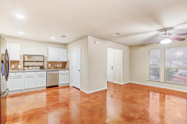 Building Photo - 4620 Best Way