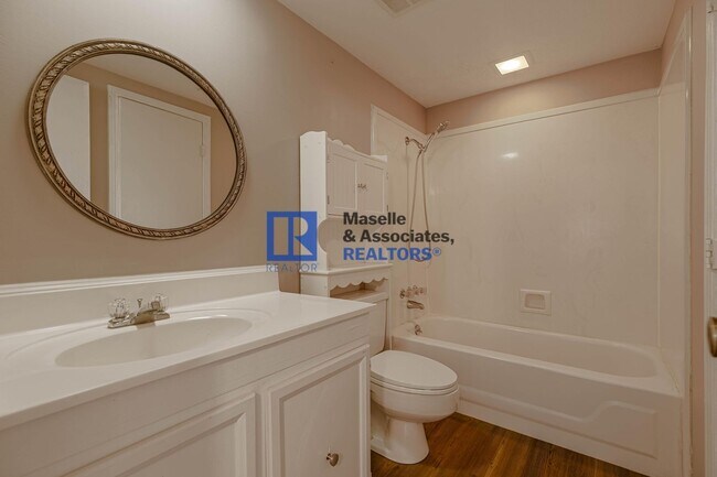 Building Photo - 3 Bed/2.5 Bath Townhouse in Timbers of Crossgates in Brandon