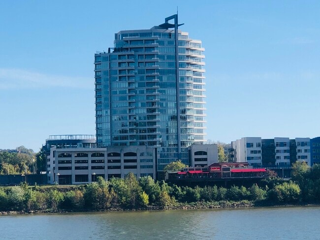 Building Photo - 400 Riverboat Row