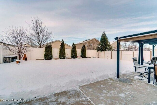 Building Photo - 3-Bedroom Home in The Landings – Fully Fenced Yard & 2-Car Garage