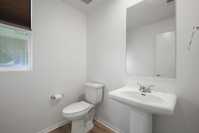 Building Photo - 5495 Seacliff Pl