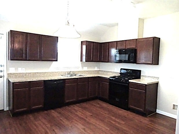 Building Photo - 5931 Brenwood Trails Ln