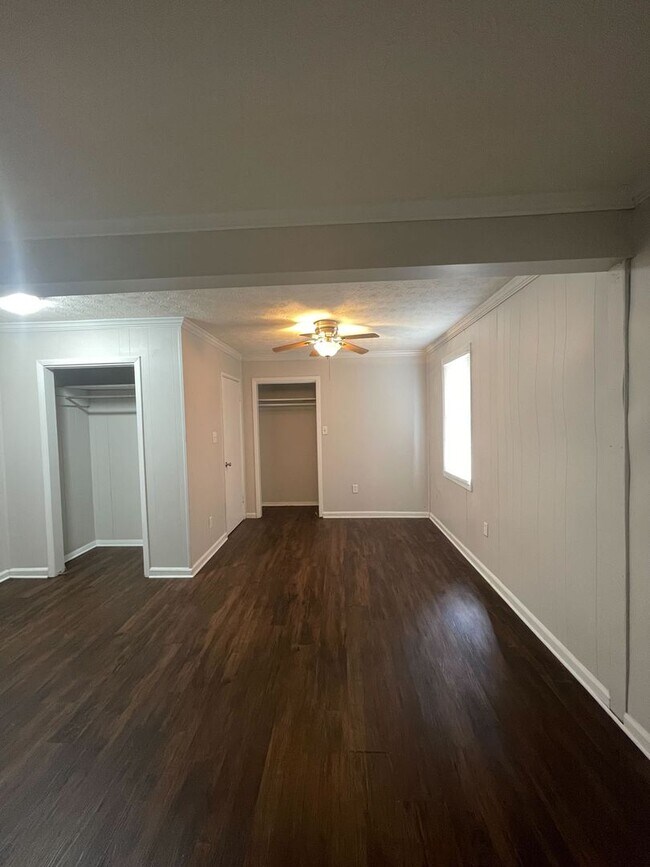 Building Photo - 3465 Dundale Rd