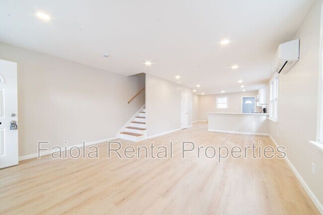 Building Photo - 115 N Delancy Pl