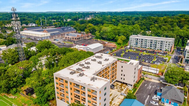 Building Photo - 112 Rogers St NE