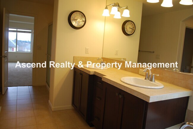 Building Photo - Bethany 4 Bed + Bonus Next to Springville Gourmet Kitchen Bed & Full Bath on Main