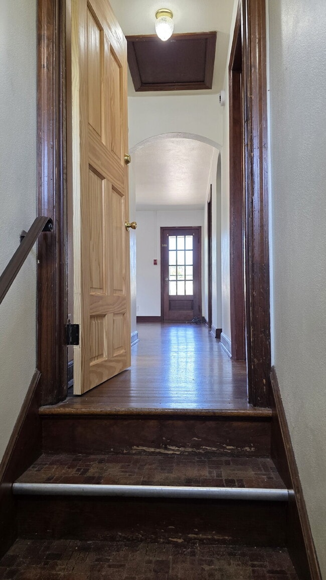 Building Photo - Cozy 2 Bed, 1 Bath Apartment in Appleton, ...
