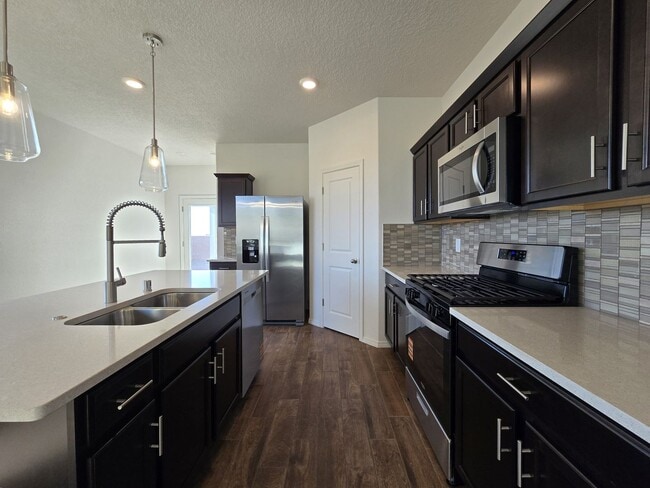 Building Photo - 3850 Chitalpa