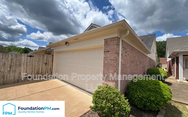 Building Photo - 1066 W Montebello Cir