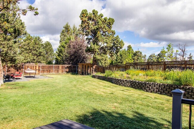 Building Photo - 63055 Yampa Way