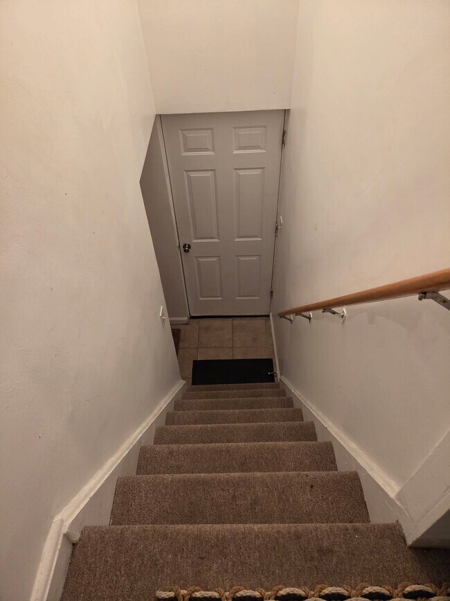 Building Photo - Saint Pauls Avenue, Cliffside Park, NJ 07010 - 1 BR 1 BA multi-family home