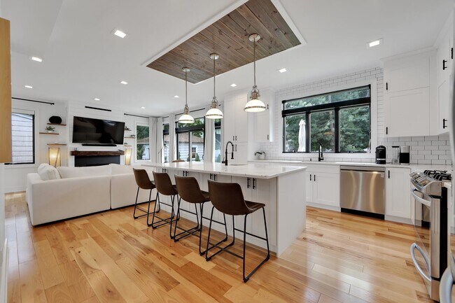 Building Photo - 528 Sagamore Ave