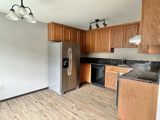 Building Photo - Location, Location, Location! 2-bed Ballar...