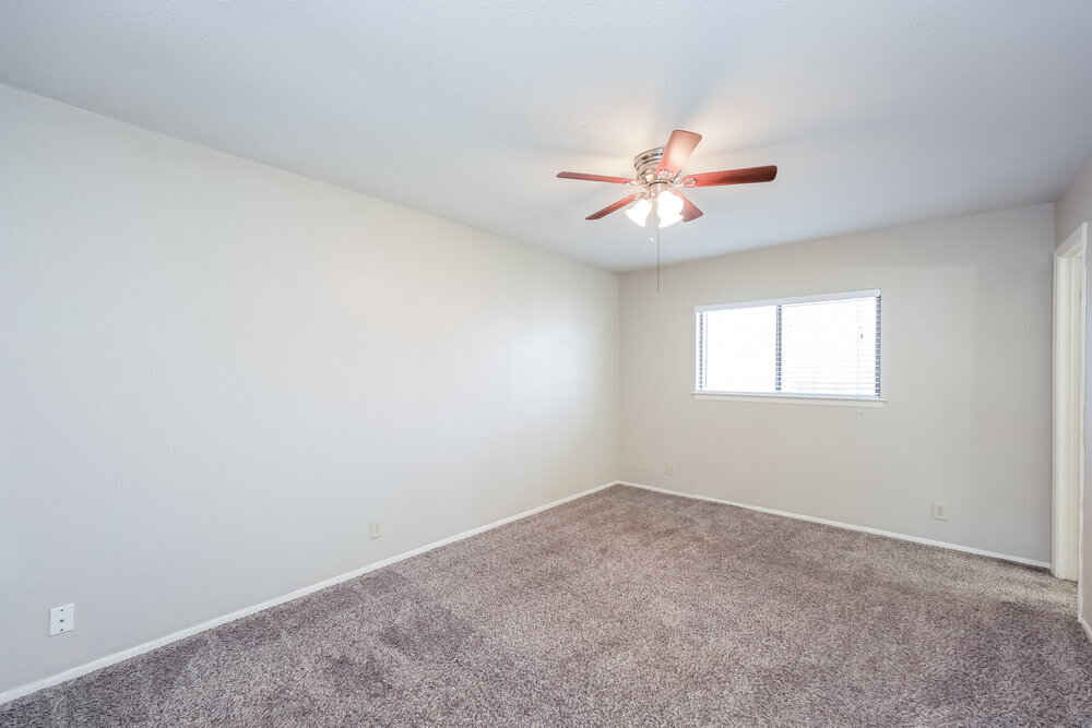 Building Photo - 7531 Lago Frio