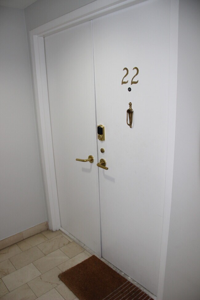 Building Photo - 1834 Brickell Ave