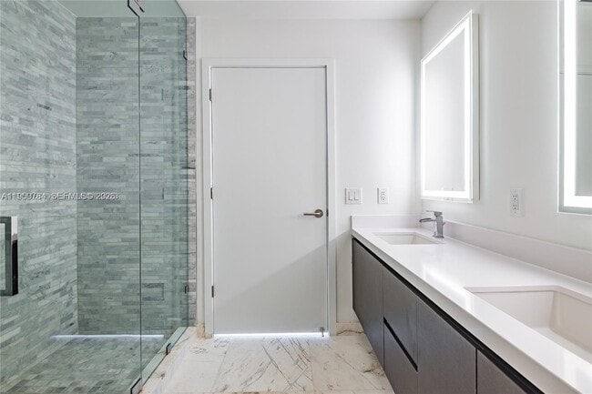 Building Photo - 851 NE 1st Ave