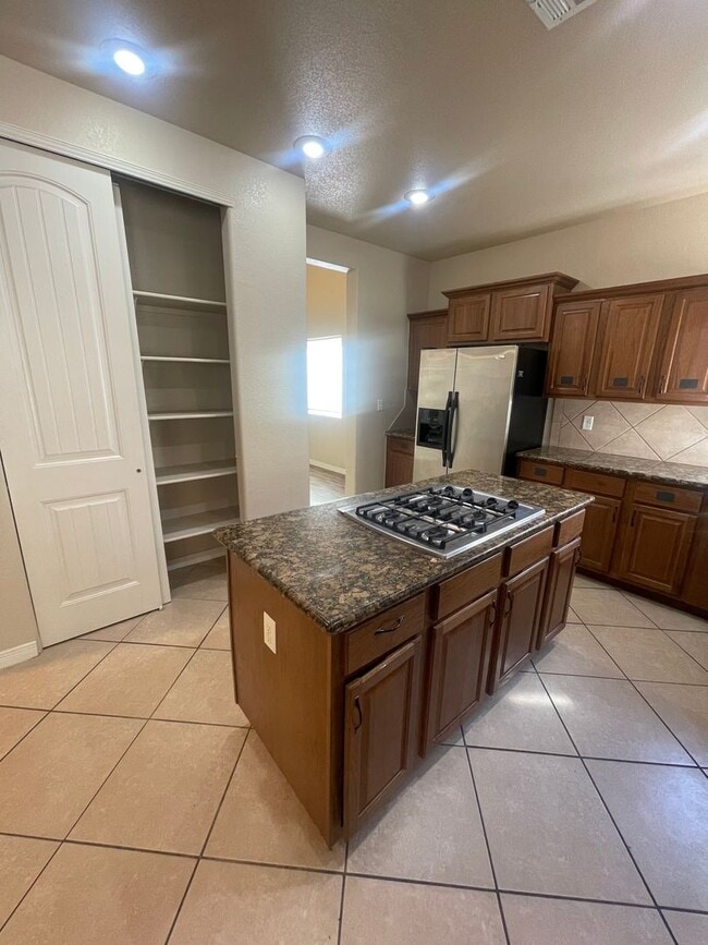 Building Photo - Lovely Spacious 4 Bedroom Home w/office space in Rinconada Area