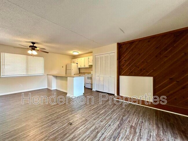 Building Photo - 1418 Riverview Rd