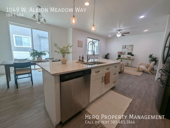 Building Photo - 1049 Albion Meadow Way