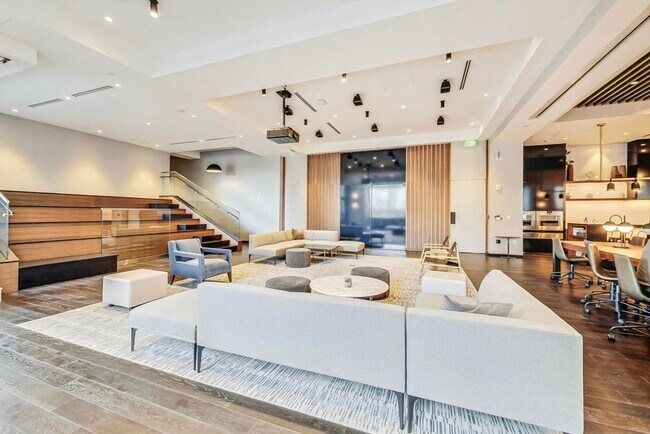 Building Photo - 135 Seaport Blvd