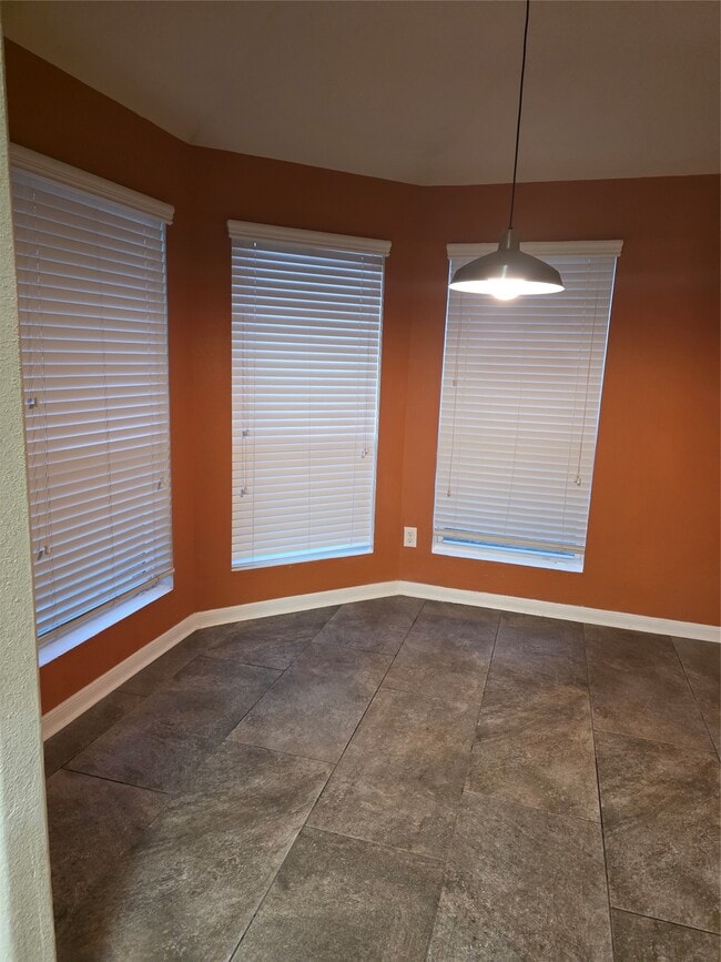 Building Photo - 12418 Greencanyon Dr