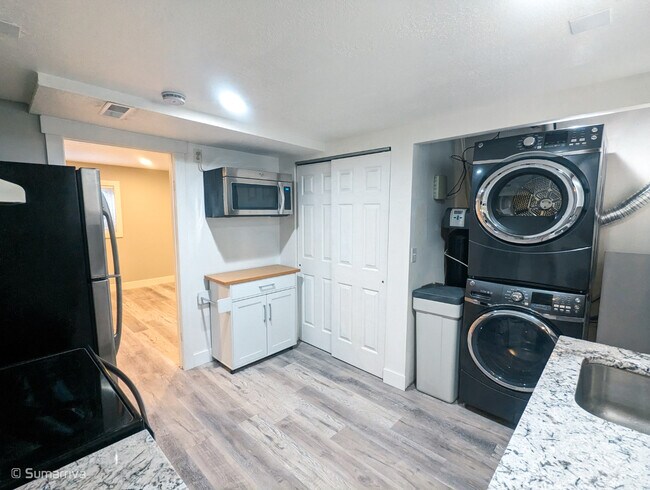 kitchen/laundry 2 - 6541 S Begonia Dr