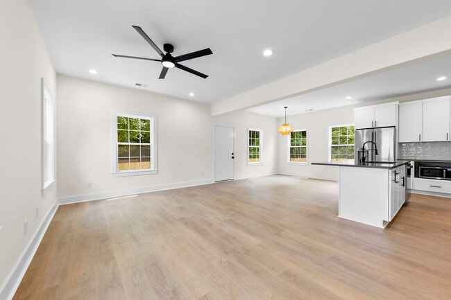 Building Photo - 3420 Tappan Pl