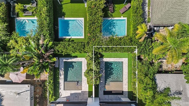 Building Photo - 813 NE 17th Terrace