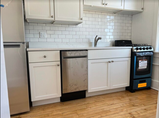 Building Photo - 293 E Deerpath Rd