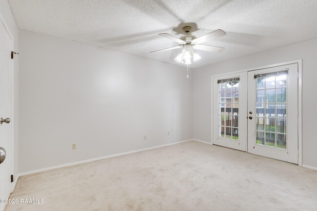 Building Photo - 200 Lodge Dr